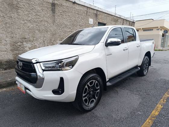 TOYOTA HILUX 2.8 SRX 4X4 CD 16V DIESEL 4P AUTOMÁTICO
